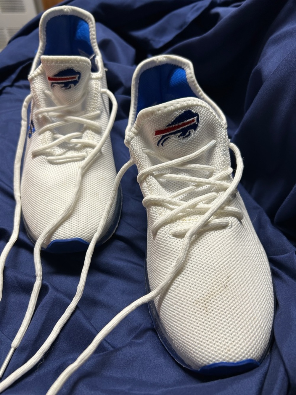 Buffalo Bills Sneakers 🏈 - Picture 3 of 14